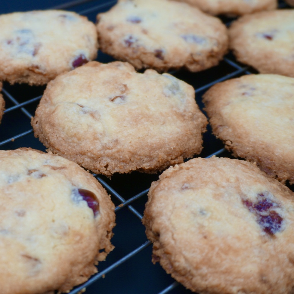 Cherry shortbread biscuits with Morello cherries