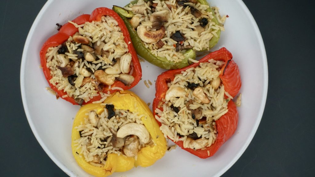 Stuffed peppers with rice and cashew nuts
