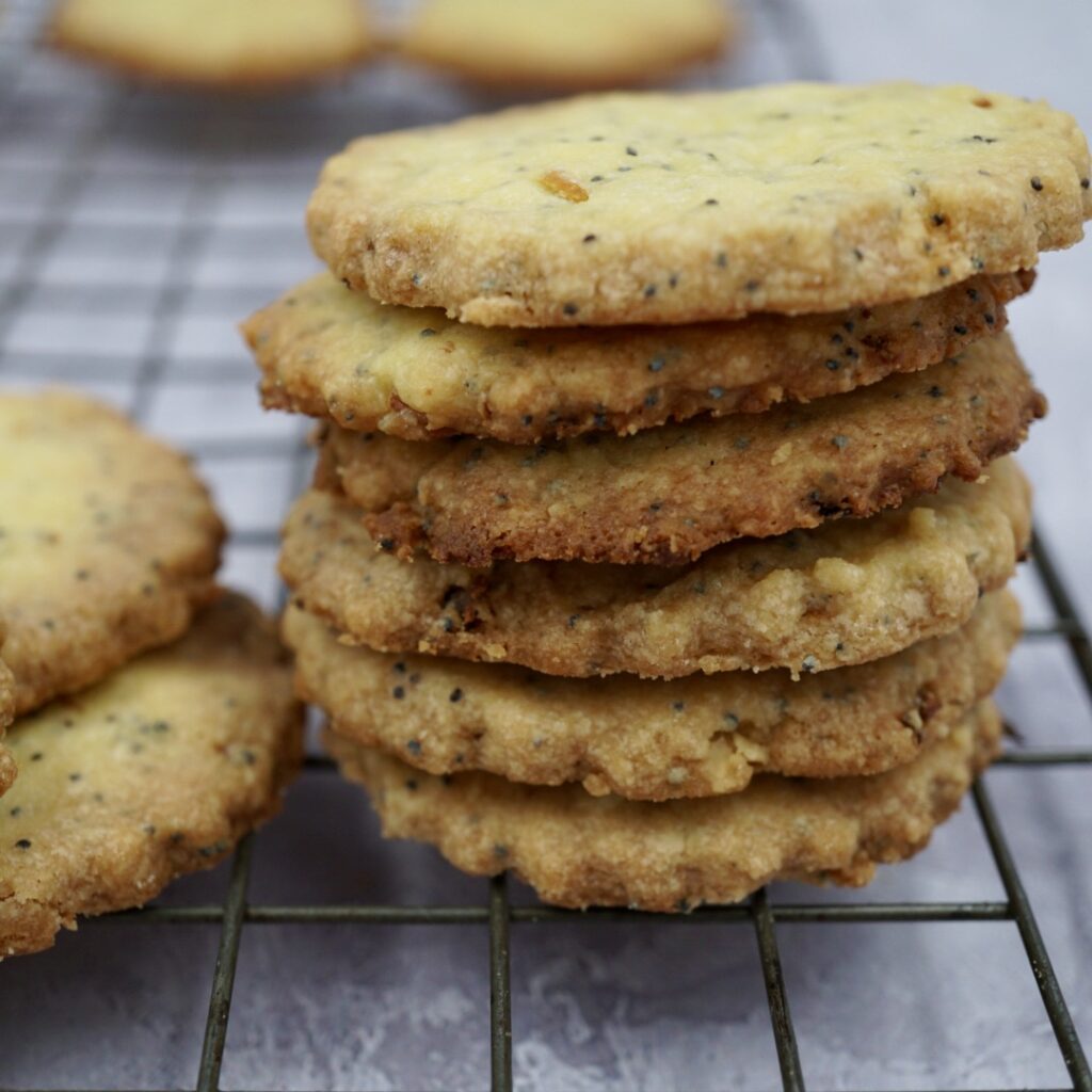 Lemon and poppy seed shortbread biscuits