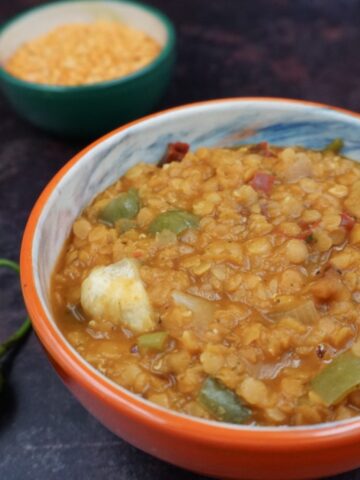 Spicy lentils with peppers