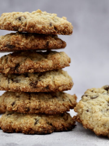Chocolate chip and oat cookies