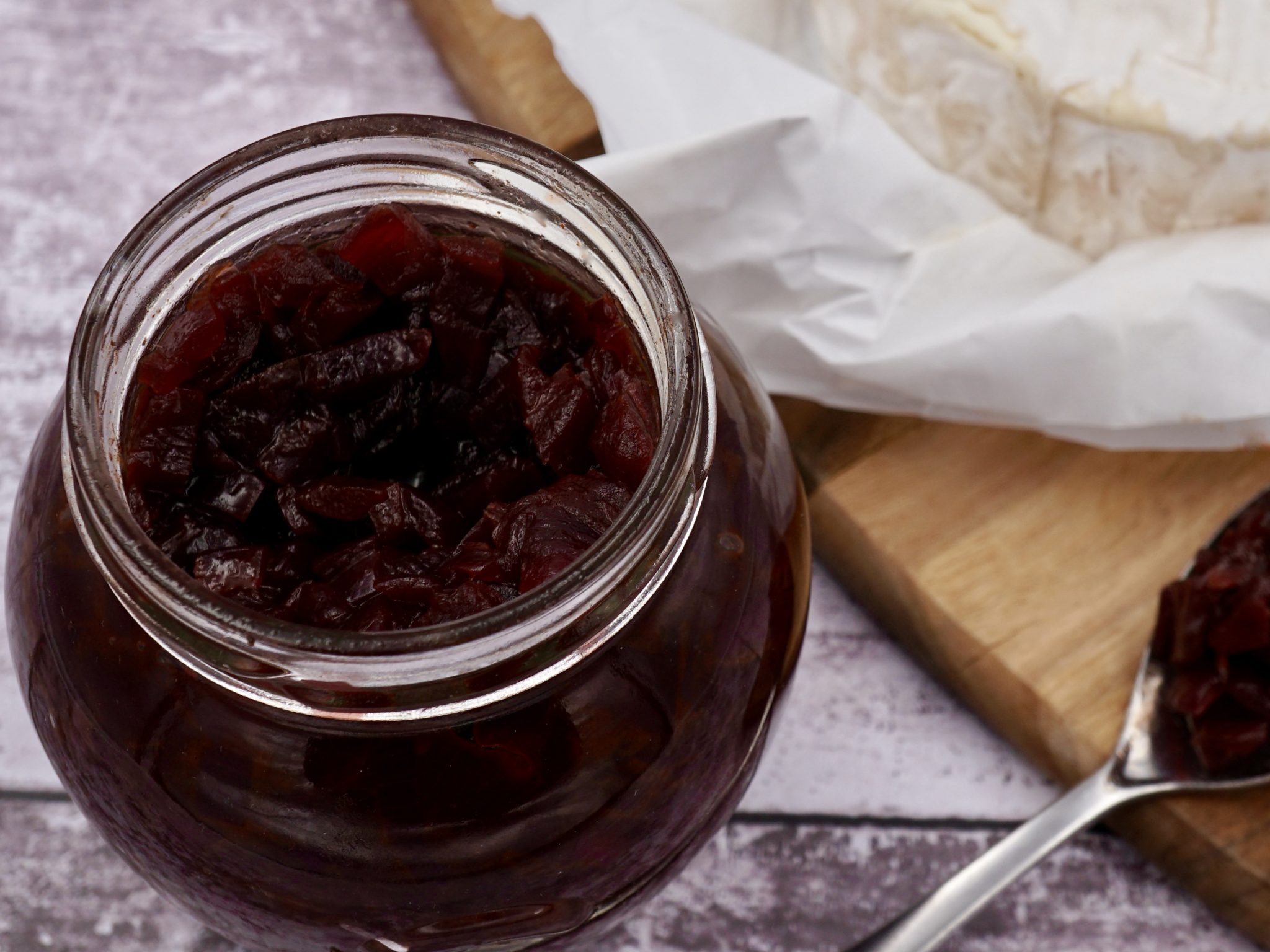 Sweet red onion chutney - Veggie Ideas