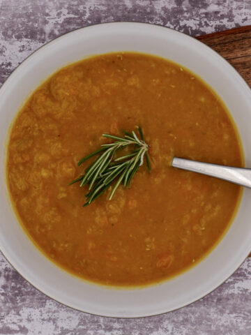 Carrot and cardamon soup