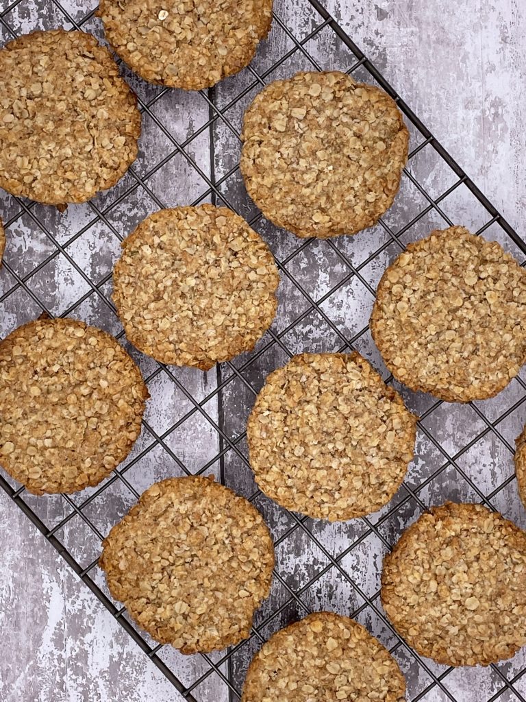 Crunchy oat biscuits