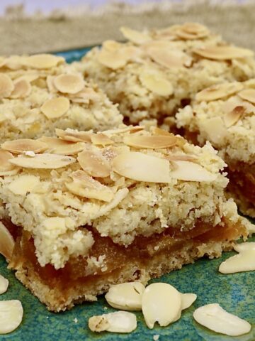 Apricot crumble slices