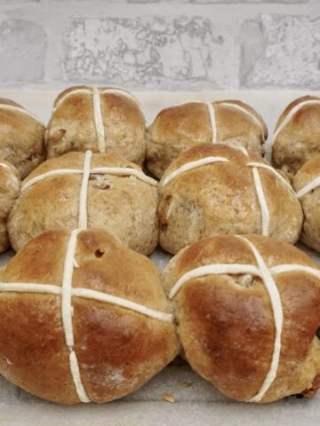 Hot cross buns with easy bake yeast