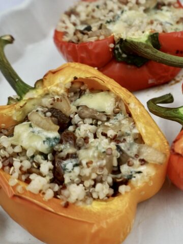 Sweet peppers with Stilton and quinoa