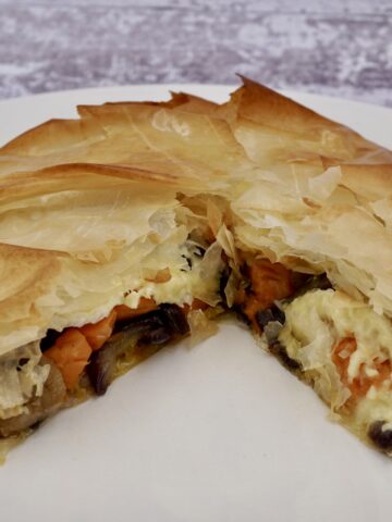 Baked filo parcel with Camembert