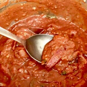 Tomato sauce for pasta using tinned tomatoes