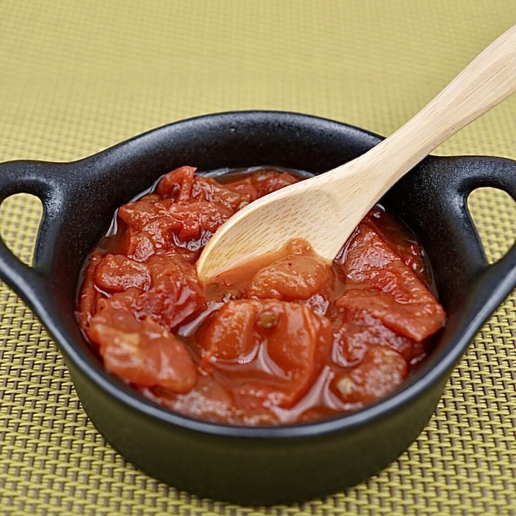 Hot tomato chutney