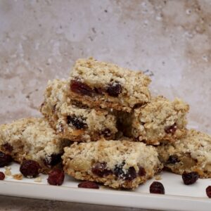 Cranberry and apple crumble bares