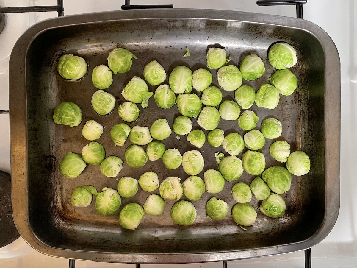 Brussels sprouts in a roasting tin