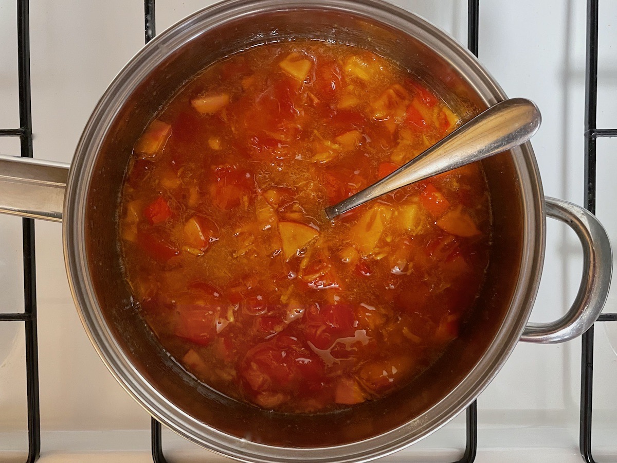 Making jam in a pan