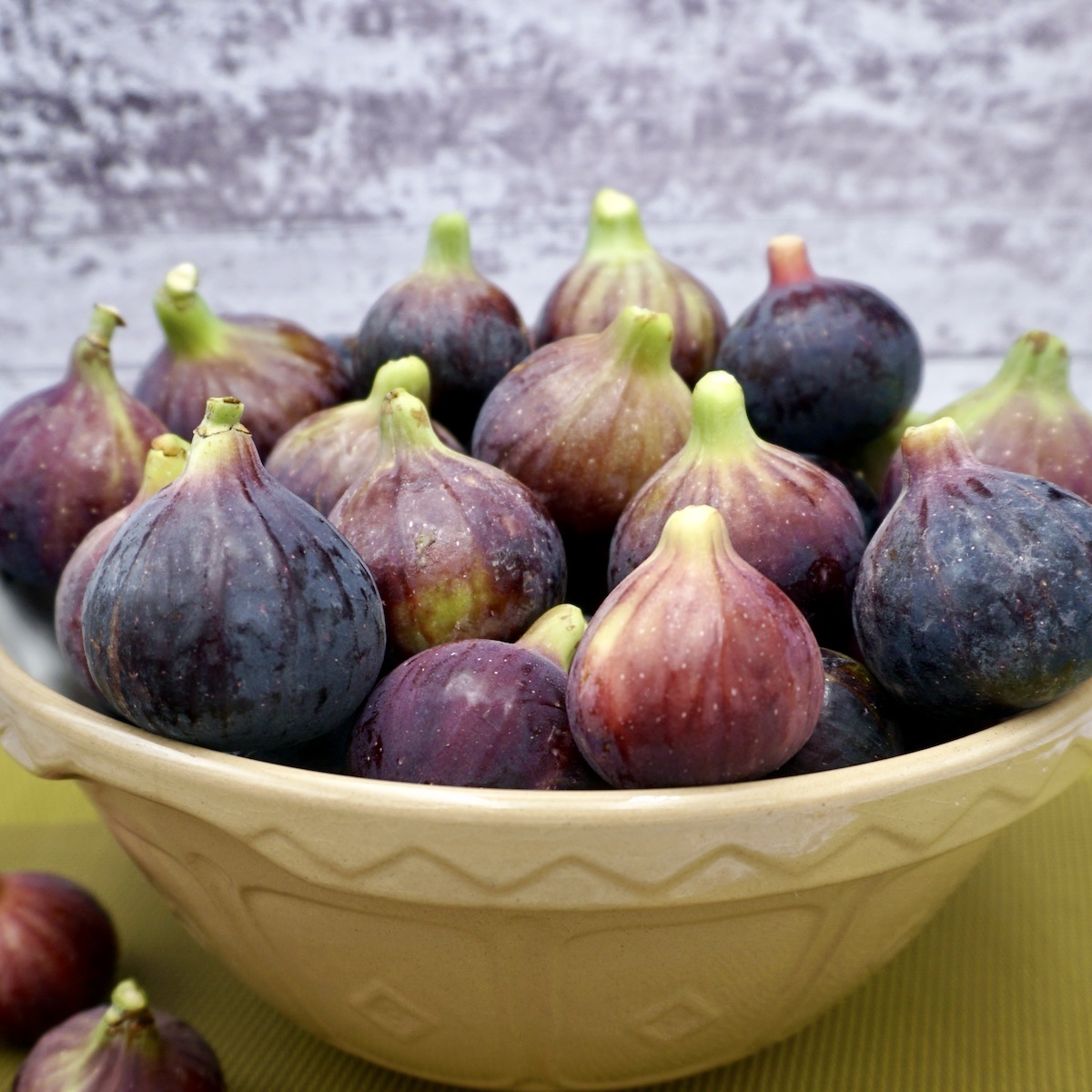 A bowl of fresh figs.